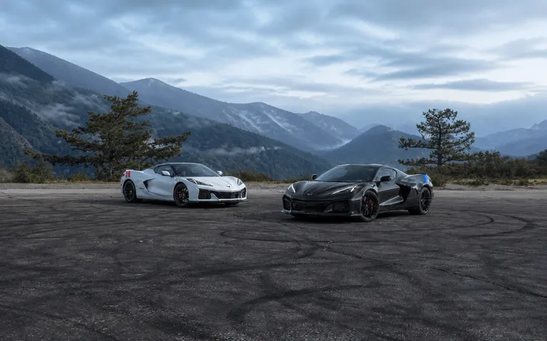 2027 Corvette Grand Sport vs Grand Sport X: V8 or Hybrid AWD 2027 Corvette Grand Sport vs Grand Sport X: V8 or Hybrid AWD