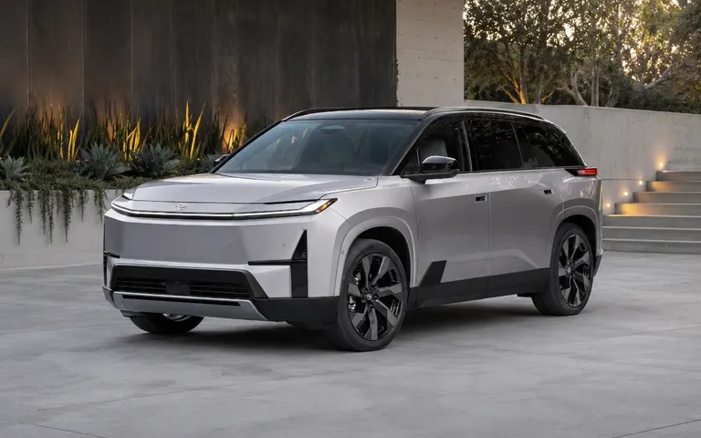 Toyota Delays Electric Highlander: Timing and Specs Toyota Delays Electric Highlander: Timing and Specs