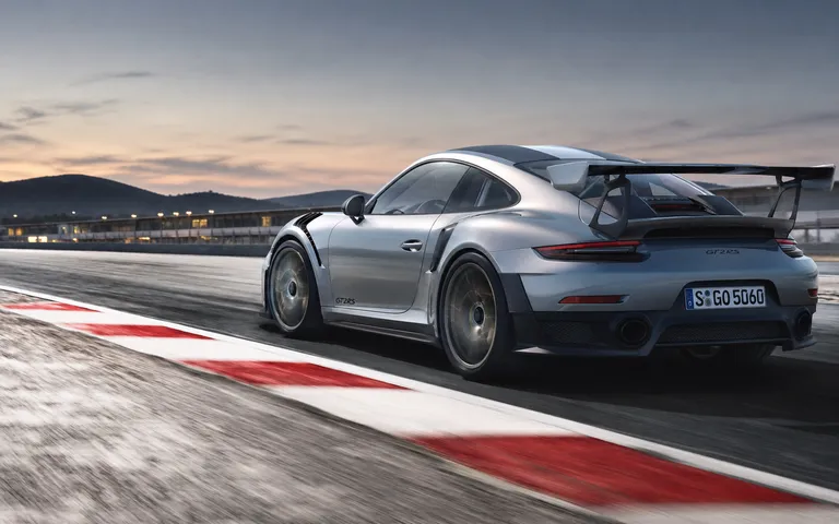Porsche 911 GT2 Flachbau RS vs. the Production 911 Porsche 911 GT2 Flachbau RS vs. the Production 911